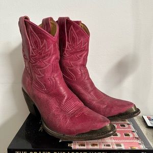Idyllwind Women's Wheels Pink Western Booties - Round Toe